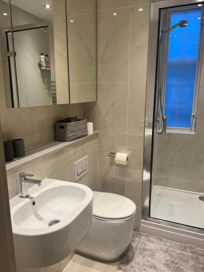 2 Bedroom Apartment Just Off Kings Road Лондон Экстерьер фото