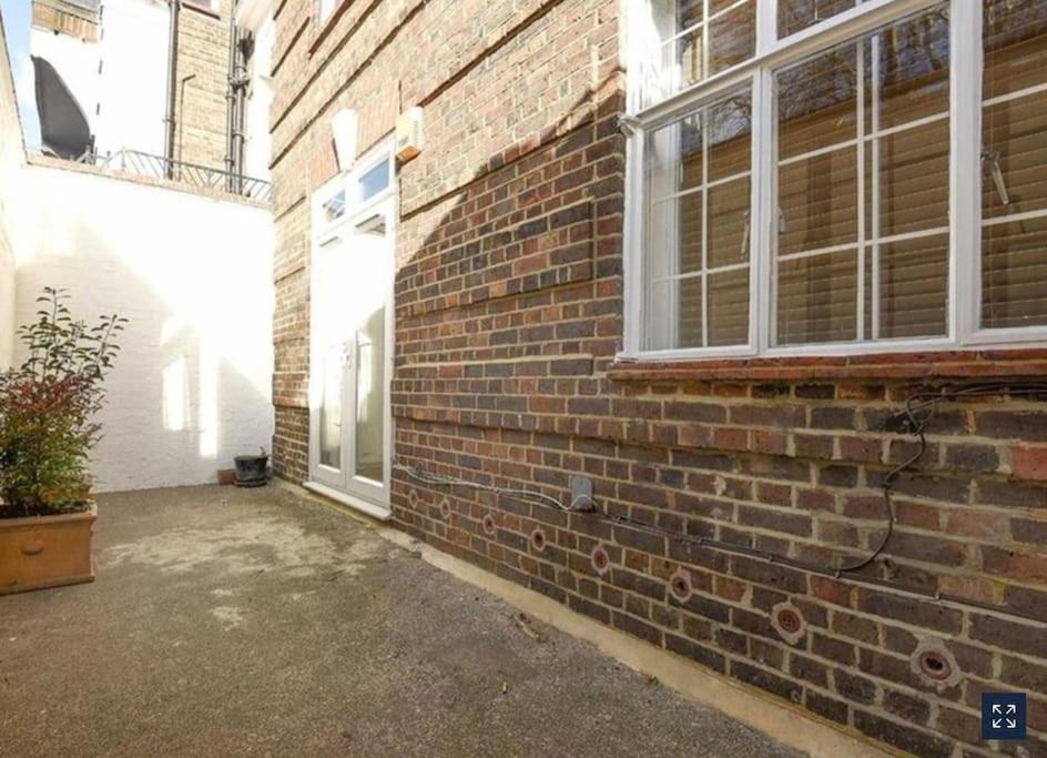 2 Bedroom Apartment Just Off Kings Road Лондон Экстерьер фото